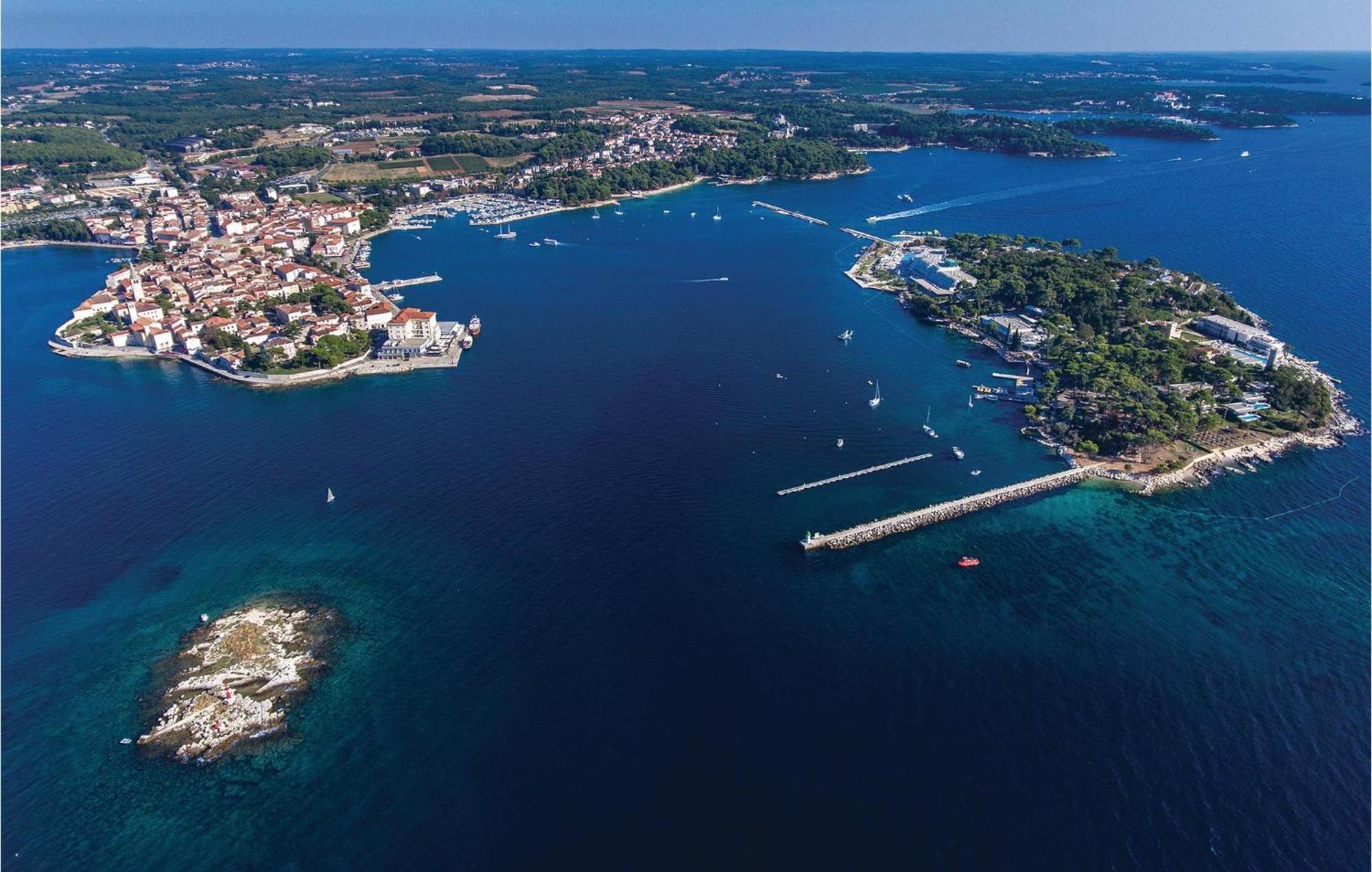 Gorgeous Apartment In Porec With Kitchen Eksteriør billede