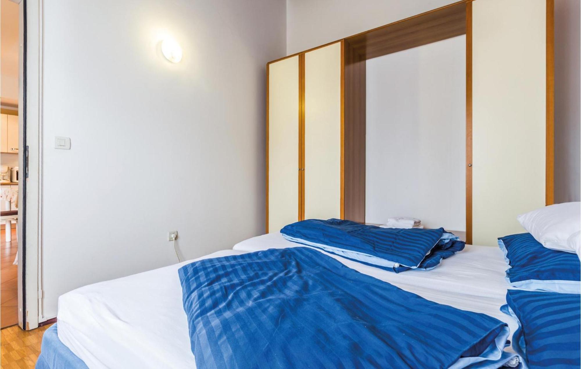 Gorgeous Apartment In Porec With Kitchen Eksteriør billede