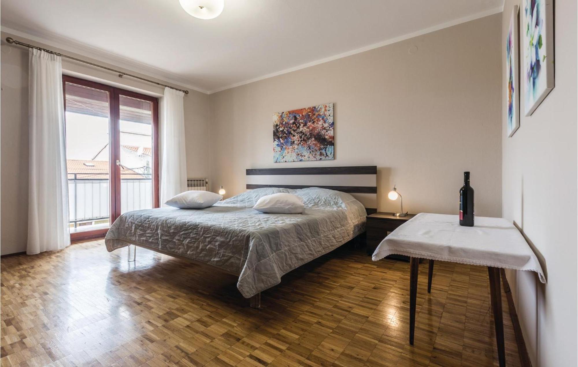 Gorgeous Apartment In Porec With Kitchen Eksteriør billede